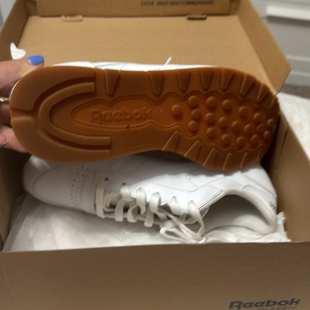 Reebok Classics - Picture 2 of 2